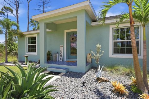 House in Port Charlotte, Florida 3 bedrooms, 152.36 sq.m. № 2208709 - photo 6