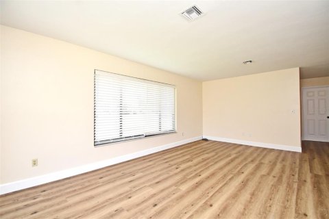 Casa en alquiler en Winter Park, Florida, 4 dormitorios, 174.1 m2 № 1906084 - foto 10