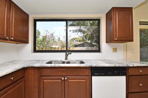 Casa en alquiler en Winter Park, Florida, 4 dormitorios, 174.1 m2 № 1906084 - foto 15