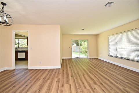 Casa en alquiler en Winter Park, Florida, 4 dormitorios, 174.1 m2 № 1906084 - foto 12