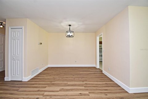 Casa en alquiler en Winter Park, Florida, 4 dormitorios, 174.1 m2 № 1906084 - foto 8