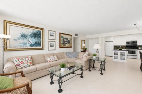 Condominio en venta en Hallandale Beach, Florida, 2 dormitorios, 109.25 m2 № 2276546 - foto 6