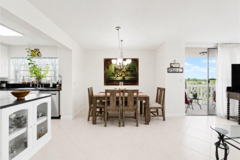 Condominio en venta en Hallandale Beach, Florida, 2 dormitorios, 109.25 m2 № 2276546 - foto 9