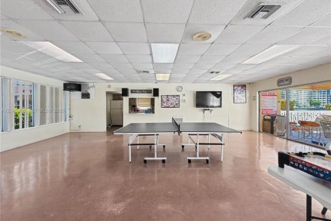 Condominio en venta en Hallandale Beach, Florida, 2 dormitorios, 109.25 m2 № 2276546 - foto 22