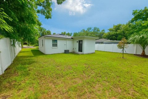 House in Tampa, Florida 4 bedrooms, 108.05 sq.m. № 1894590 - photo 8