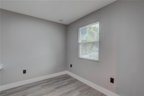 House in Tampa, Florida 4 bedrooms, 108.05 sq.m. № 1894590 - photo 29