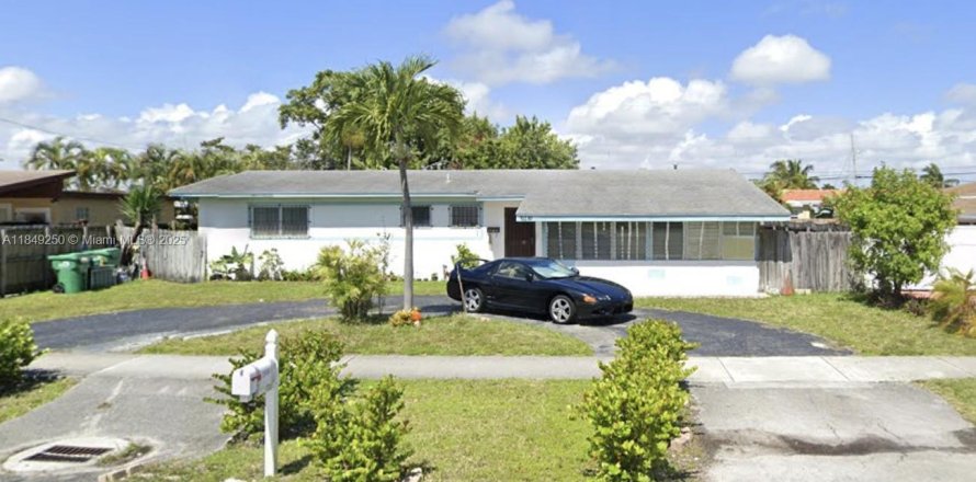 Villa ou maison à Miami, Floride 3 chambres, 132.39 m2 № 1850857