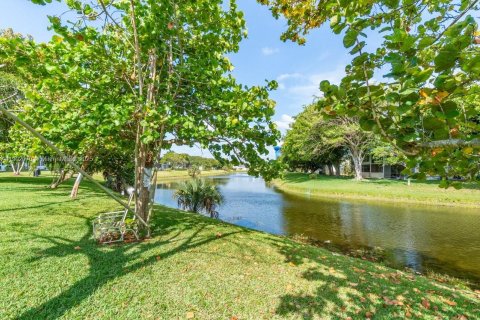 Condo in Deerfield Beach, Florida, 1 bedroom  № 1953719 - photo 25
