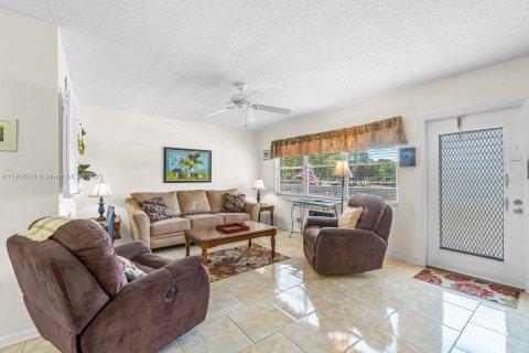 Condo in Deerfield Beach, Florida, 1 bedroom  № 1953719 - photo 2