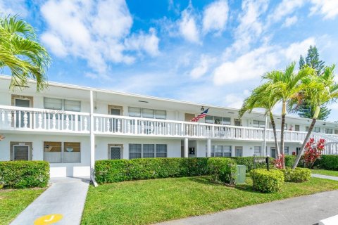 Condo in Deerfield Beach, Florida, 1 bedroom  № 1953719 - photo 1