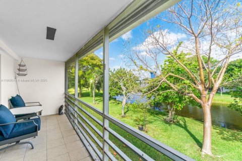 Condo in Deerfield Beach, Florida, 1 bedroom  № 1953719 - photo 18