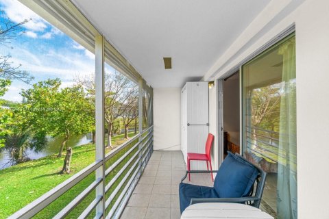 Condo in Deerfield Beach, Florida, 1 bedroom  № 1953719 - photo 20