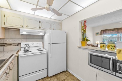 Condo in Deerfield Beach, Florida, 1 bedroom  № 1953719 - photo 6