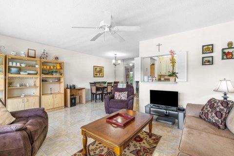 Condo in Deerfield Beach, Florida, 1 bedroom  № 1953719 - photo 9
