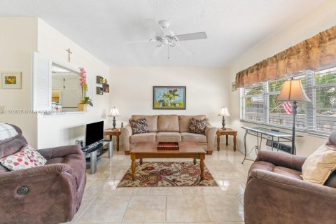 Condo in Deerfield Beach, Florida, 1 bedroom  № 1953719 - photo 11