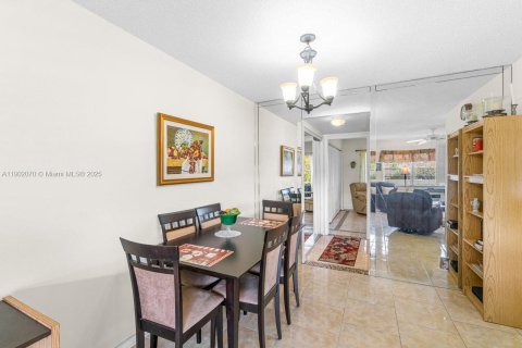 Condo in Deerfield Beach, Florida, 1 bedroom  № 1953719 - photo 12