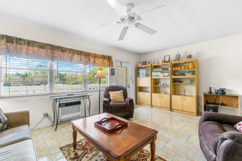 Condo in Deerfield Beach, Florida, 1 bedroom  № 1953719 - photo 10