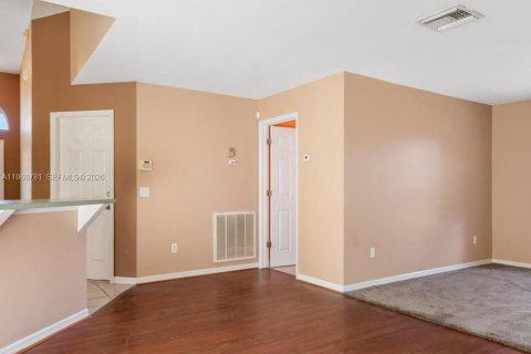 House in Port Charlotte, Florida 3 bedrooms, 174.1 sq.m. № 2031732 - photo 11