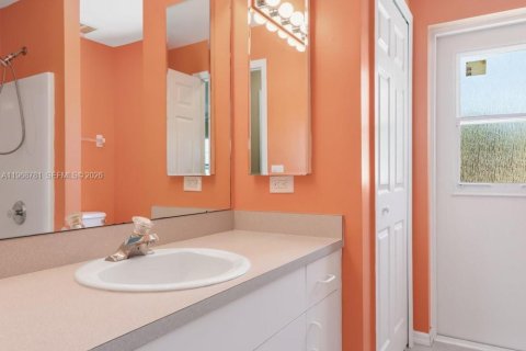 House in Port Charlotte, Florida 3 bedrooms, 174.1 sq.m. № 2031732 - photo 21