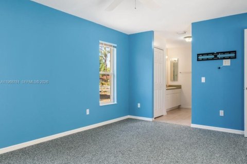 House in Port Charlotte, Florida 3 bedrooms, 174.1 sq.m. № 2031732 - photo 15