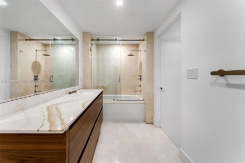 Condo in Miami, Florida, 3 bedrooms  № 2052041 - photo 18