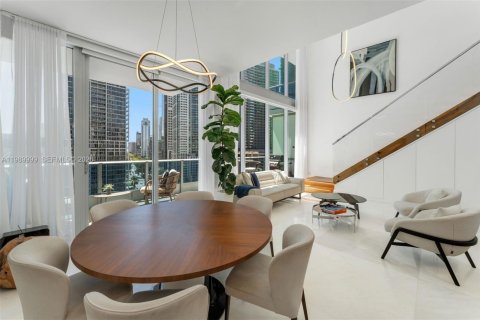 Condo in Miami, Florida, 3 bedrooms  № 2052041 - photo 2