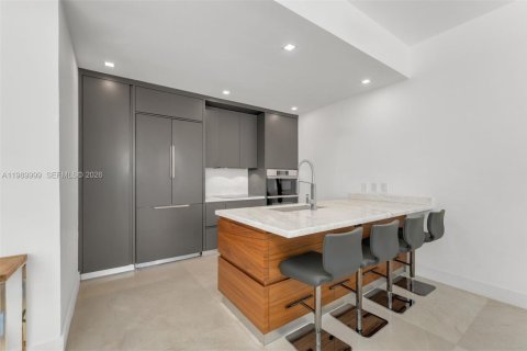 Condo in Miami, Florida, 3 bedrooms  № 2052041 - photo 3