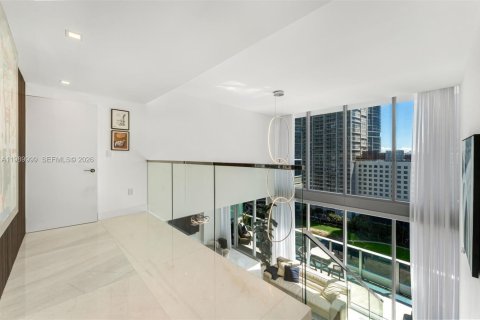 Condo in Miami, Florida, 3 bedrooms  № 2052041 - photo 16
