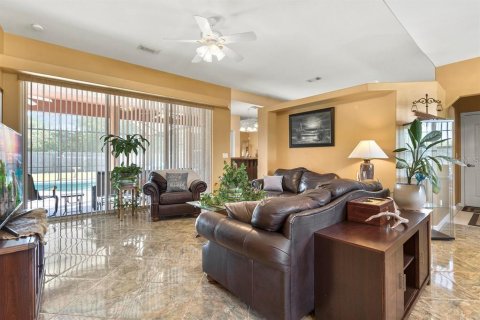 Villa ou maison à louer à Saint Lucie, Floride: 3 chambres, 182 m2 № 2408356 - photo 5