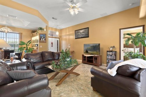 Villa ou maison à louer à Saint Lucie, Floride: 3 chambres, 182 m2 № 2408356 - photo 8