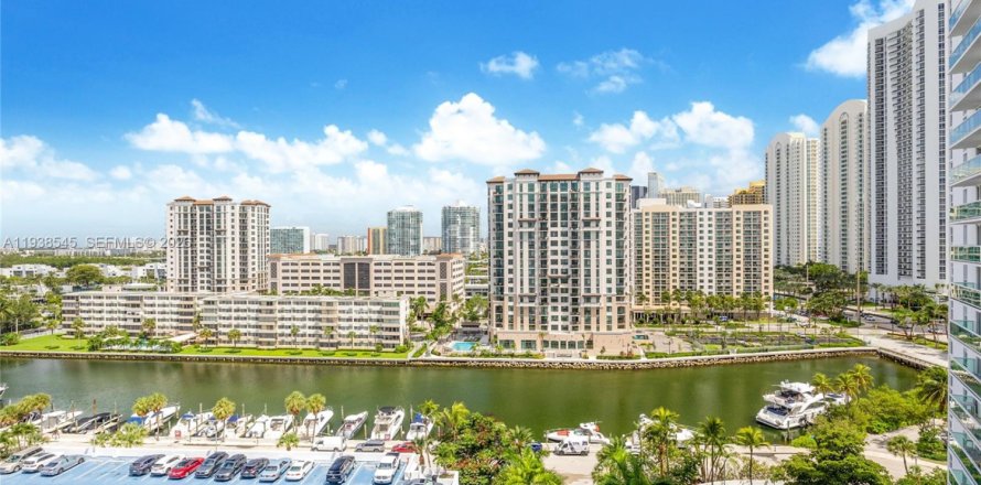 Кондоминиум с 2 спальнями в Санни-Айлс-Бич, Флорида № 1996143