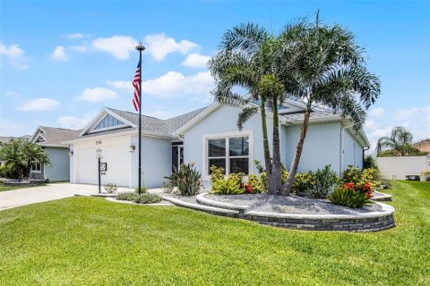 House in The Villages, Florida 3 bedrooms, 142.23 sq.m. № 1811092 - photo 3