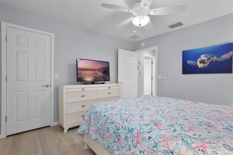 House in The Villages, Florida 3 bedrooms, 142.23 sq.m. № 1811092 - photo 23