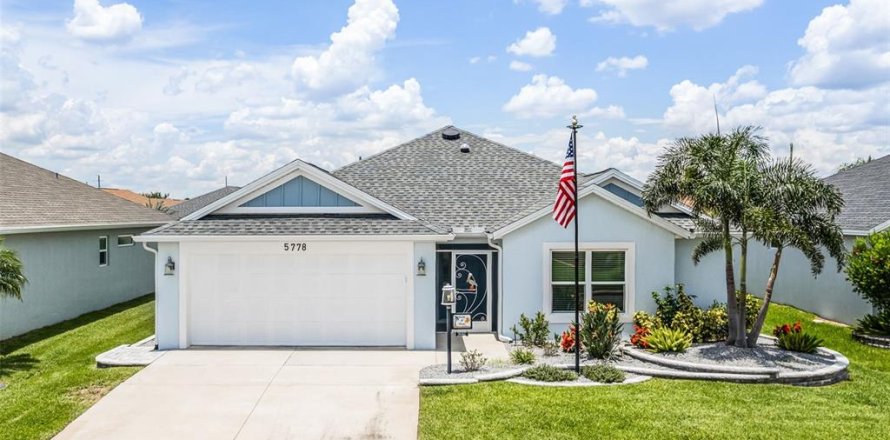 House in The Villages, Florida 3 bedrooms, 142.23 sq.m. № 1811092