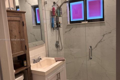 Villa ou maison à vendre à Virginia Gardens, Floride: 4 chambres, 121.7 m2 № 2062548 - photo 10