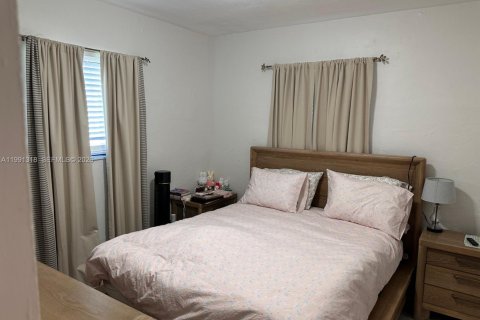 Villa ou maison à vendre à Virginia Gardens, Floride: 4 chambres, 121.7 m2 № 2062548 - photo 9