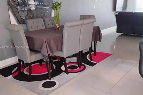 Adosado en venta en Pompano Beach, Florida, 3 dormitorios, 132.66 m2 № 2032640 - foto 3