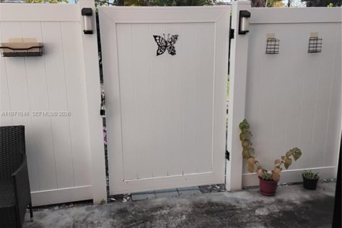 Adosado en venta en Pompano Beach, Florida, 3 dormitorios, 132.66 m2 № 2032640 - foto 28