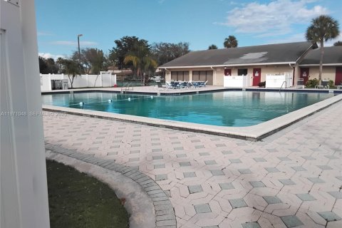 Adosado en venta en Pompano Beach, Florida, 3 dormitorios, 132.66 m2 № 2032640 - foto 30