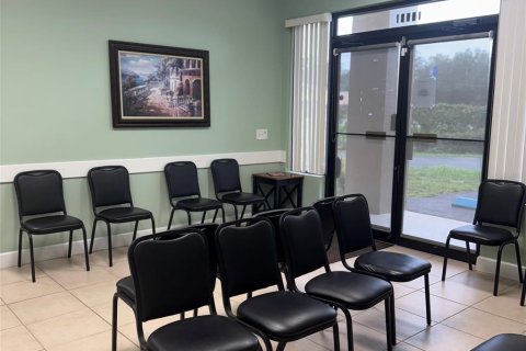 Propiedad comercial en alquiler en Summerfield, Florida, 167.22 m2 № 1905166 - foto 5