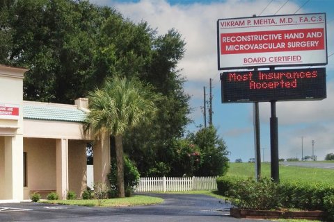 Propiedad comercial en alquiler en Summerfield, Florida, 167.22 m2 № 1905166 - foto 4