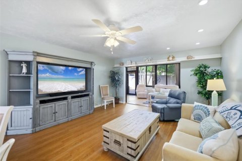 Condo in Bradenton, Florida, 2 bedrooms  № 2423655 - photo 5