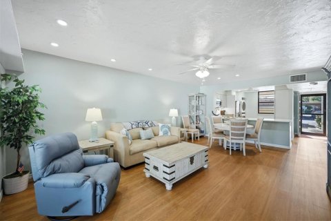 Condo in Bradenton, Florida, 2 bedrooms  № 2423655 - photo 6