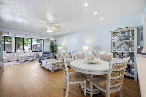 Condo in Bradenton, Florida, 2 bedrooms  № 2423655 - photo 10