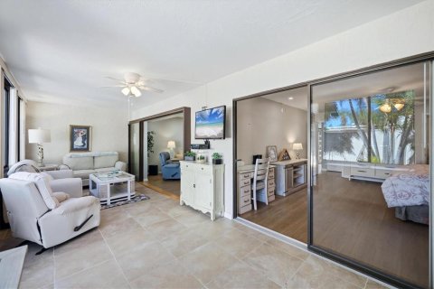 Condo in Bradenton, Florida, 2 bedrooms  № 2423655 - photo 23