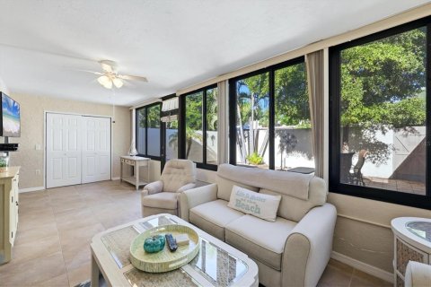 Condo in Bradenton, Florida, 2 bedrooms  № 2423655 - photo 24
