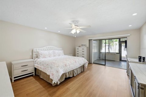 Condo in Bradenton, Florida, 2 bedrooms  № 2423655 - photo 17