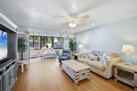 Condo in Bradenton, Florida, 2 bedrooms  № 2423655 - photo 4