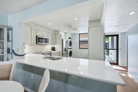 Condo in Bradenton, Florida, 2 bedrooms  № 2423655 - photo 11