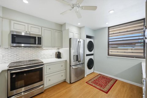 Condo in Bradenton, Florida, 2 bedrooms  № 2423655 - photo 15